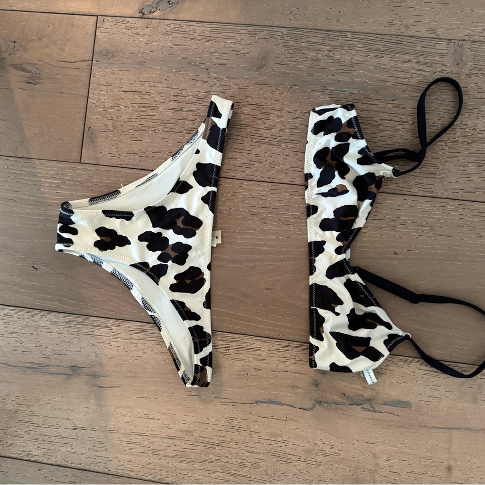 Solid and striped leopard bikini